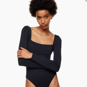 NWT Aritzia Contour Squareneck Longsleeve Bodysuit